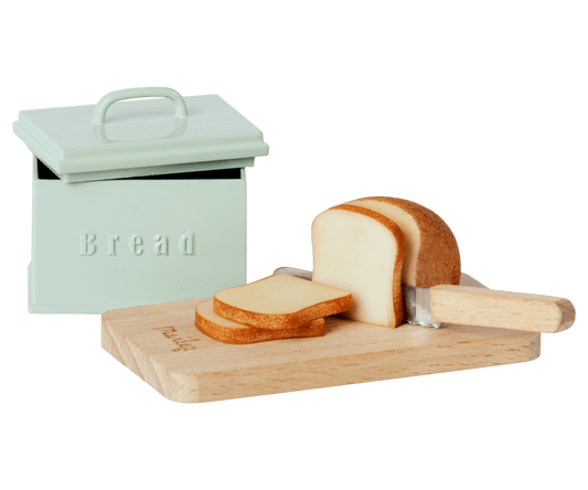 Miniatur Brot box mit Schneidebrett und Messer