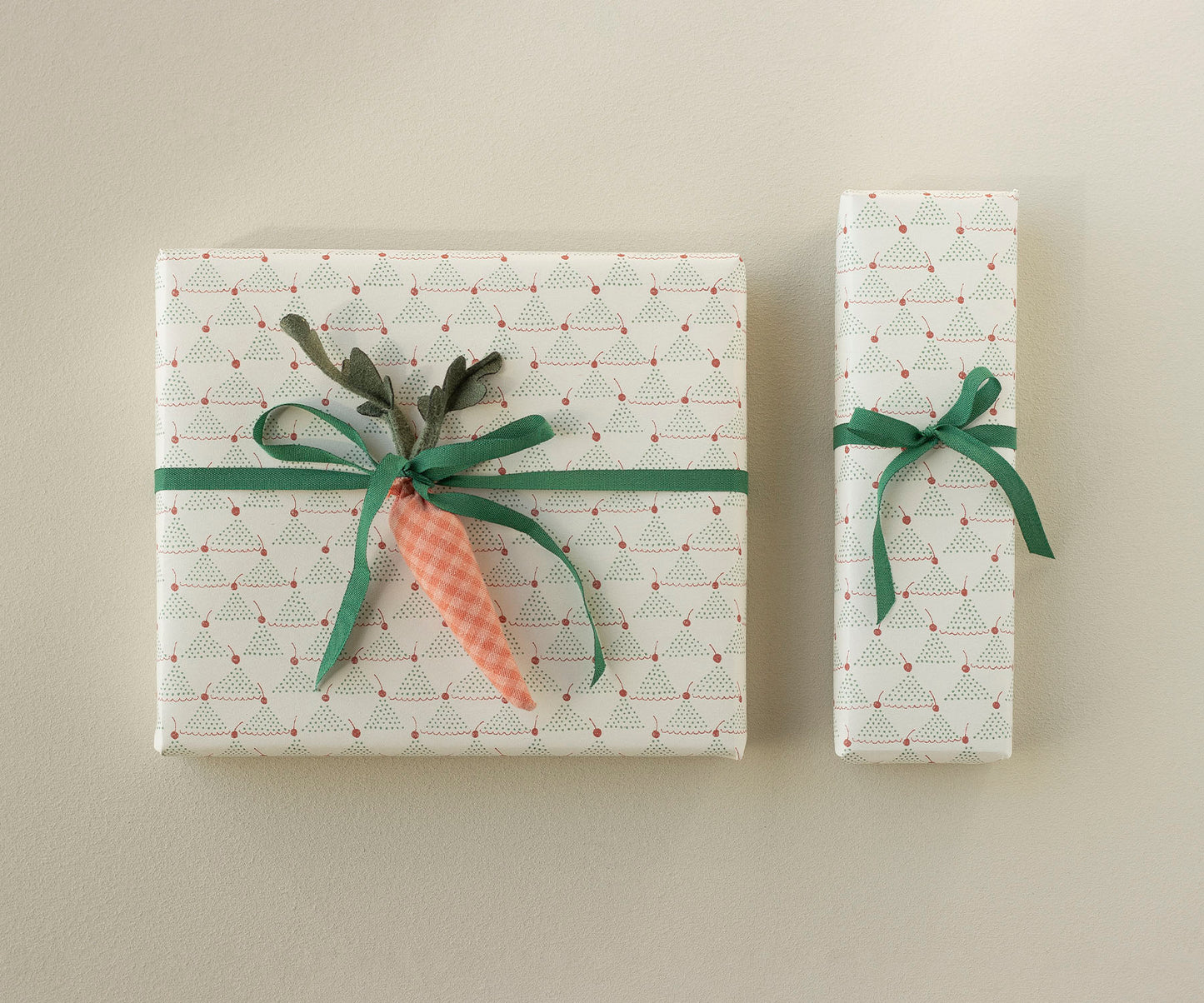 Gift wrap, 10 m - Cherry - Red