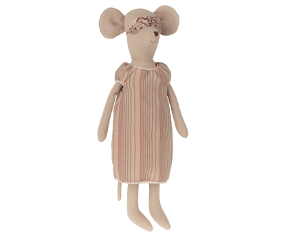 Medium mouse, Nightgown